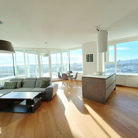 Sag Panorama 3 19th Floor Great View Free Parking Apartman Pozsony