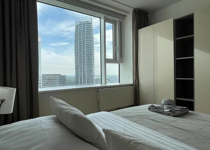 Sag Panorama Apartment 3 Rooms 19Th Floor Great View Free Parking